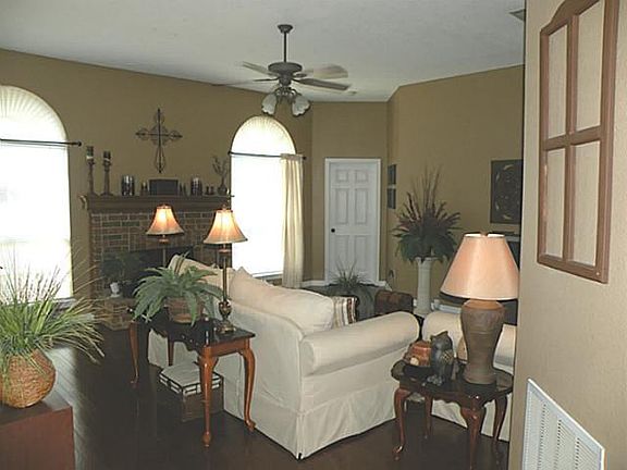3rd image of 2222 McIntosh Dr