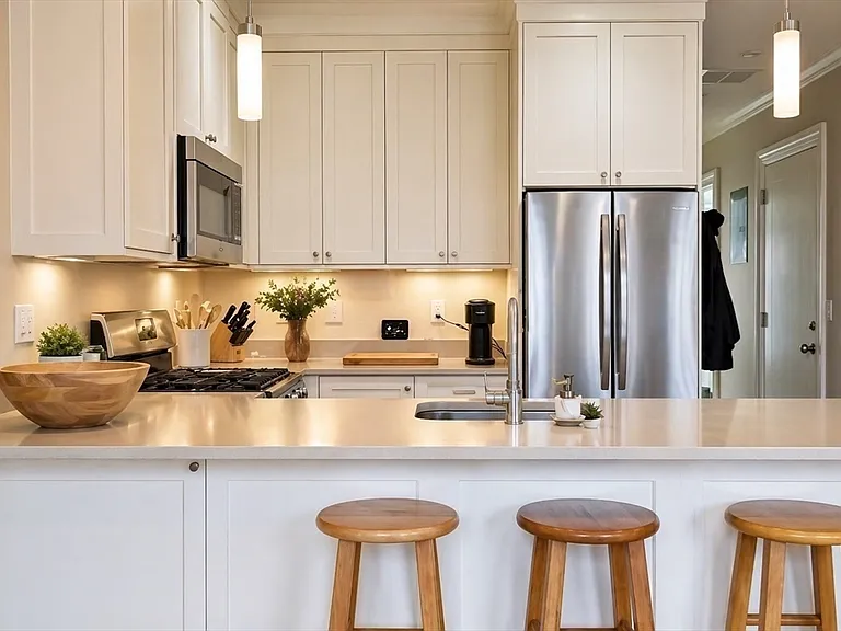 142 W Concord St #3 — Photo 9