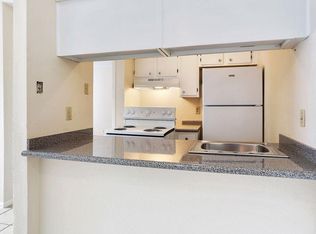 671 Central Ave #211, New Orleans, LA 70121