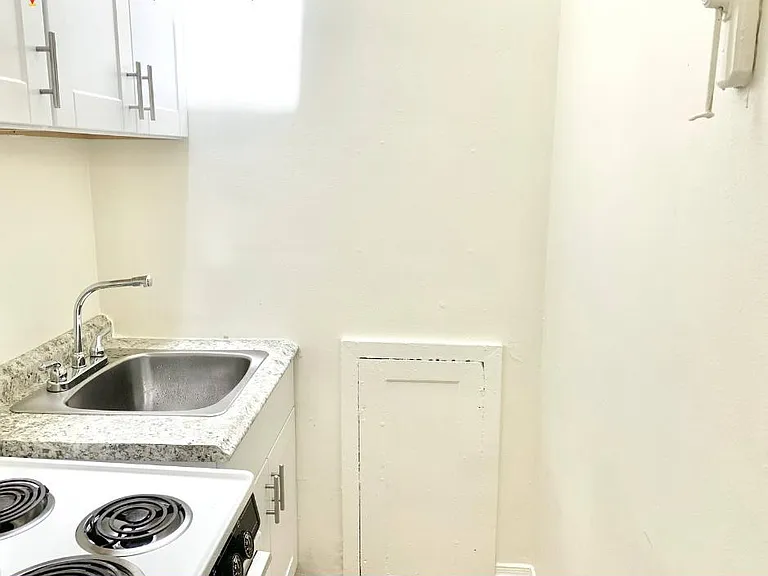186 Waterman St #17 — Photo 15