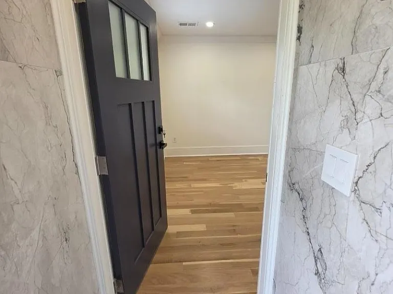 1453 Morris Ave #LEFT — Photo 4