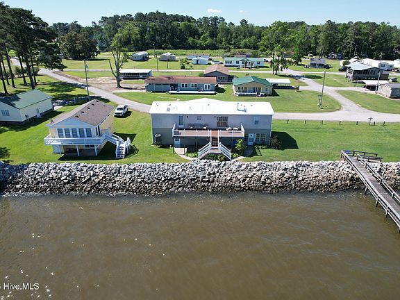 3rd image of 598 Beach Road