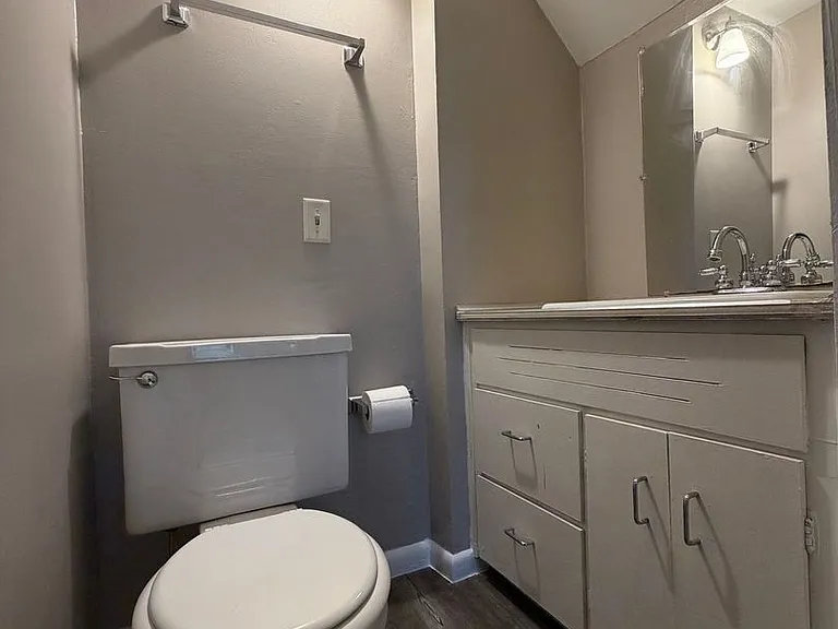 826 Thomas Ave — Photo 9