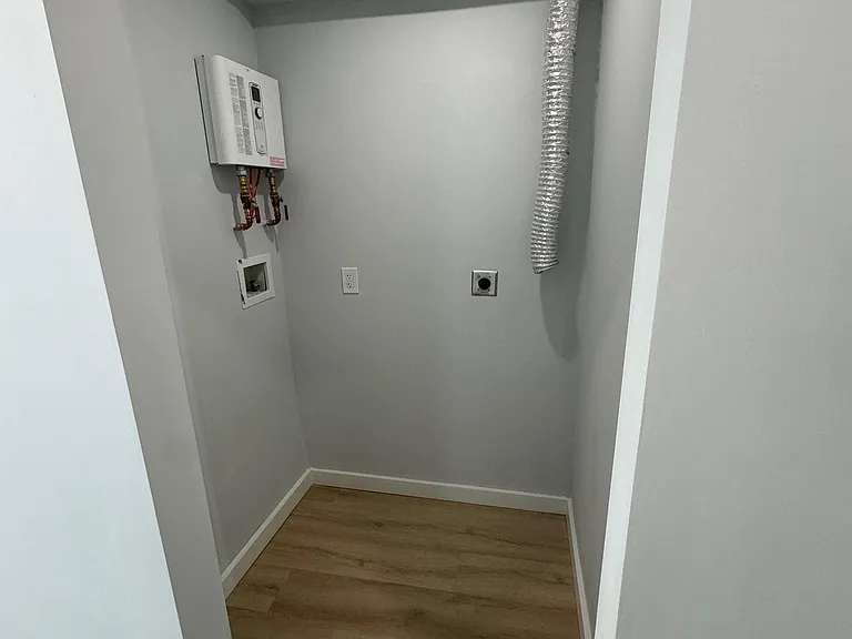 34 Bush Ave #2R — Photo 6