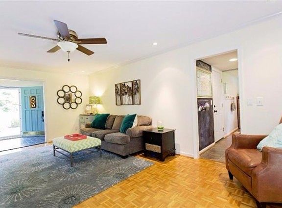4th image of 7465 Baywind Dr