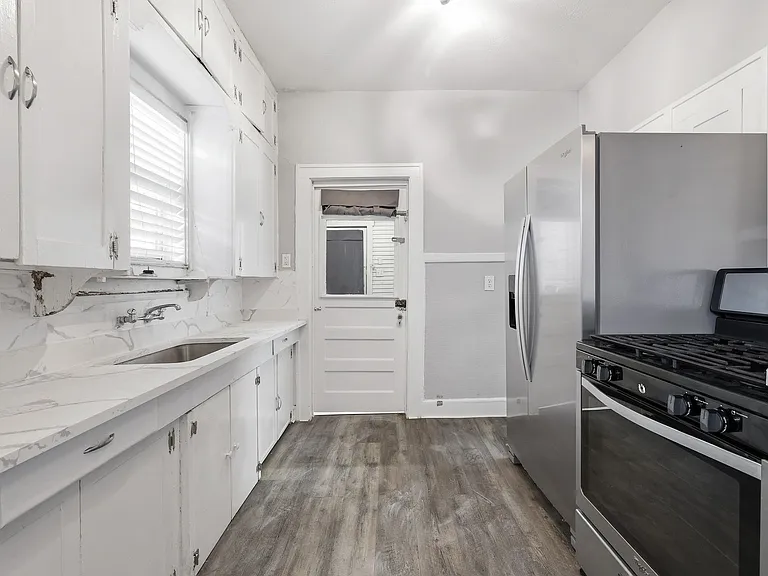 527 Fulton Ave — Photo 9