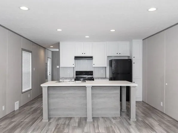 3501 Clark Ln Trailer 112, Columbia, MO 65202