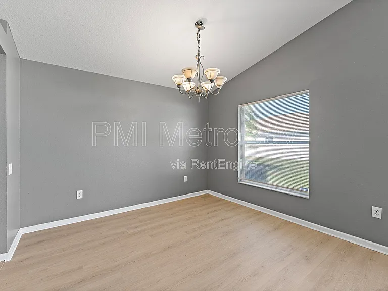 1010 Summer Breeze Dr — Photo 25