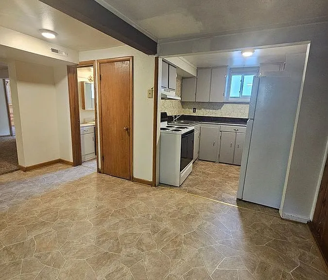 414 E Philadelphia St #B — Photo 10