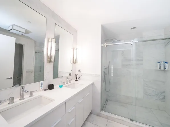 9 Avenue At Port Imperial image 7 of 13