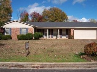 1914 Rhodes St SW, Decatur, AL 35601