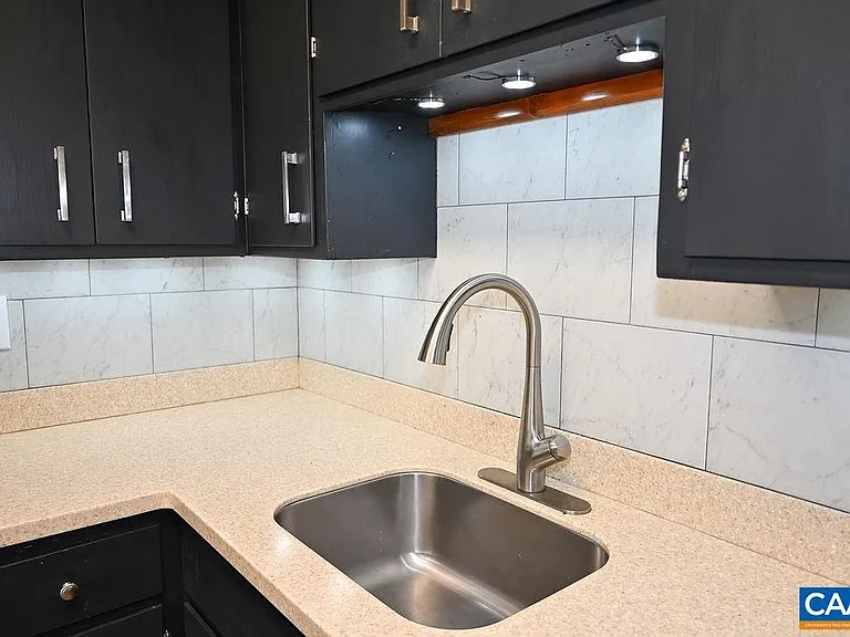 315 Caroline Ave — Photo 31