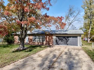 5 Reece Dr, O'Fallon, MO 63366