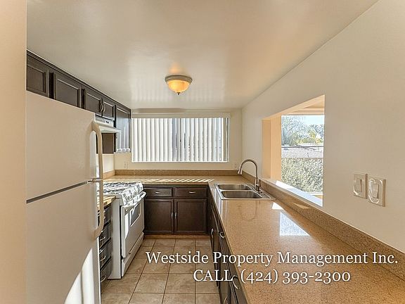 4th image of 1962 N Beachwood Dr APT 205