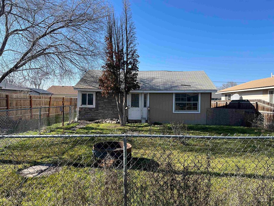 1st image of 717 N 3rd St