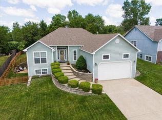 1122 W 13th Ter, Eudora, KS 66025