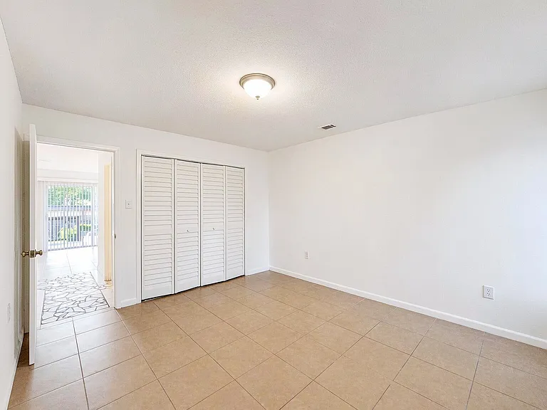 404 Marshall Ct NW #2 — Photo 7