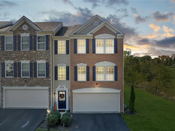 251 Grace Manor Dr, Coraopolis, PA 15108