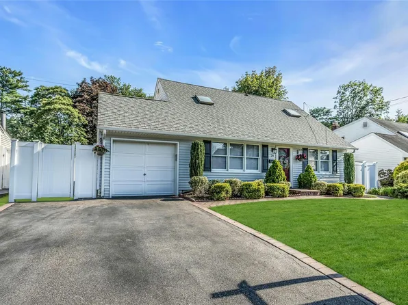 29 Arizona Avenue, Syosset, NY 11791