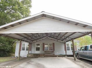 1433 Ridgewood Dr, Lillian, AL 36549