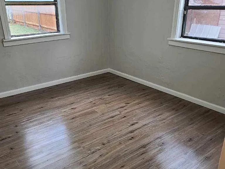 2705 SW H Ave — Photo 2