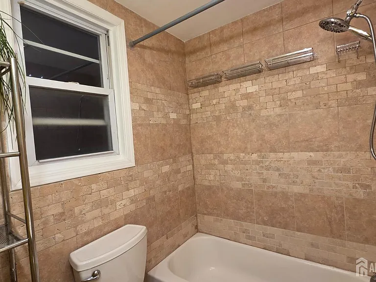 26 Harvey St — Photo 30