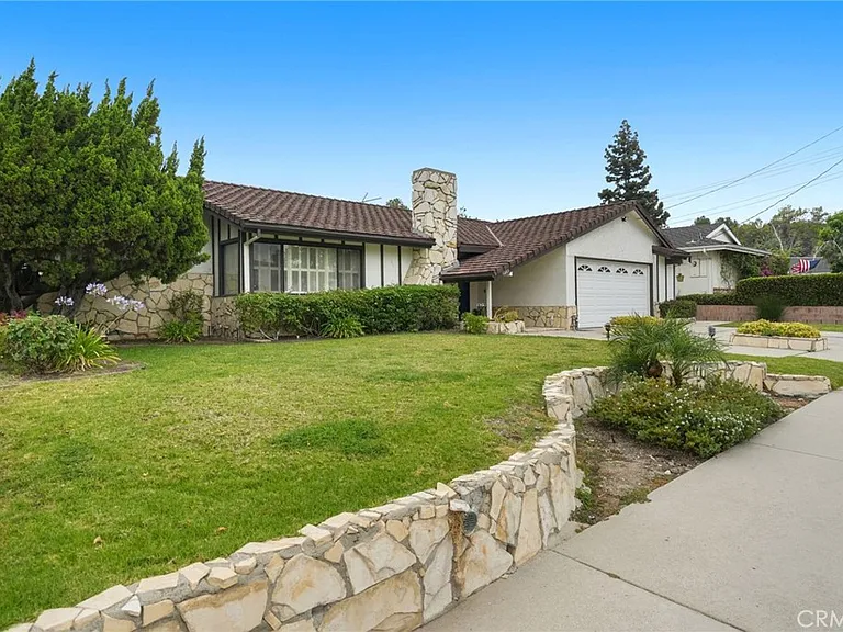 11803 Gerald Ave — Photo 3