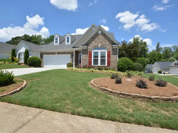 2 Bamburgh Brae Ct, Simpsonville, SC 29681