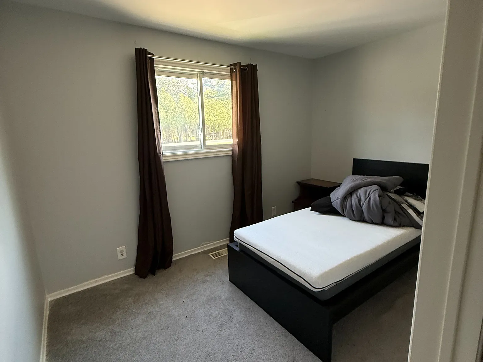 3 bed, $2,700 — Photo 2