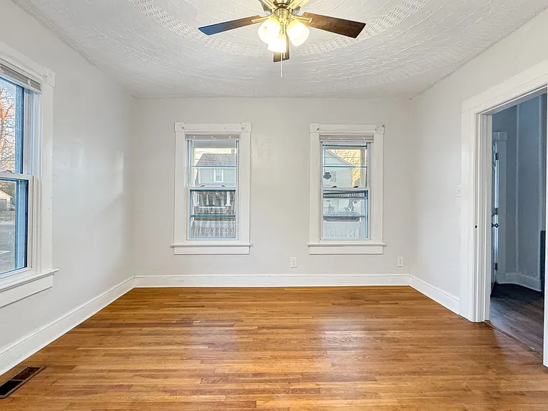 2728 E Virginia Beach Blvd — Photo 2