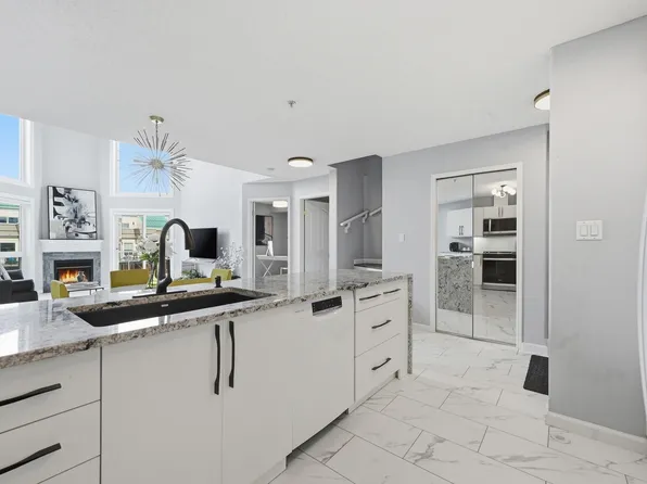 7905 96th St NW, Edmonton, AB T6C 4R3
