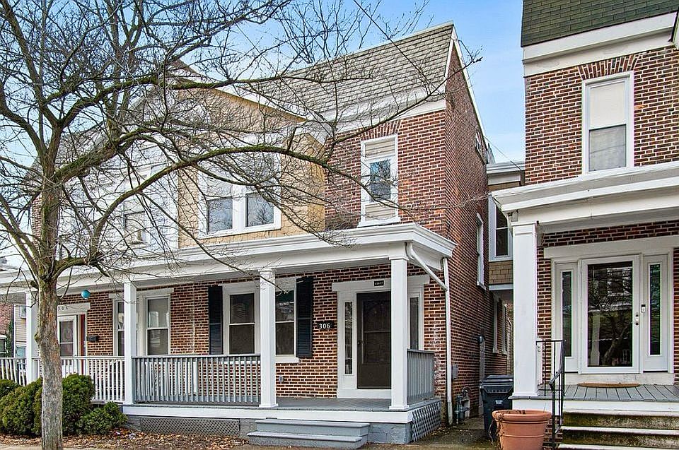 1st image of 306 W 28th St