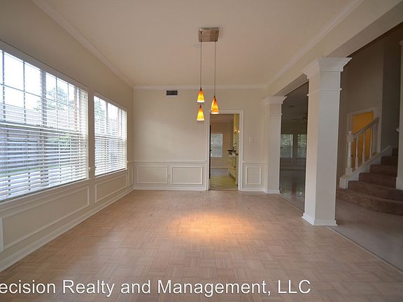 3rd image of 15610 Wildwood Run