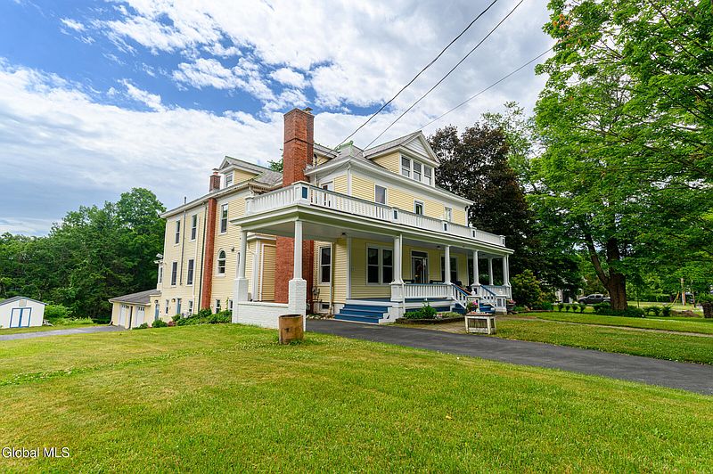 4th image of 110 Green Avenue
