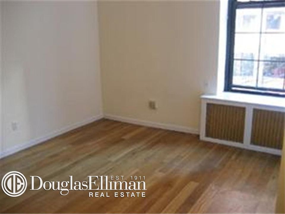 2nd image of 49 Park Ave APT 1D