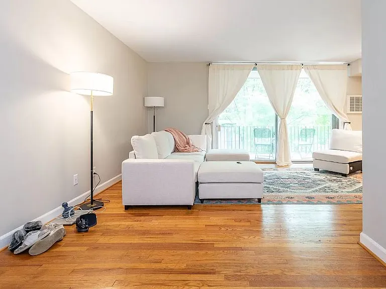 400 Queens Rd #C6 — Photo 6