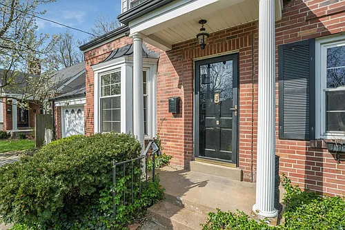 1335 Monier Pl Photo 1
