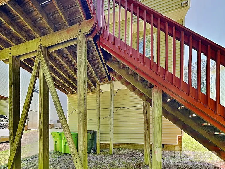 4417 Woodlawn Dr — Photo 15