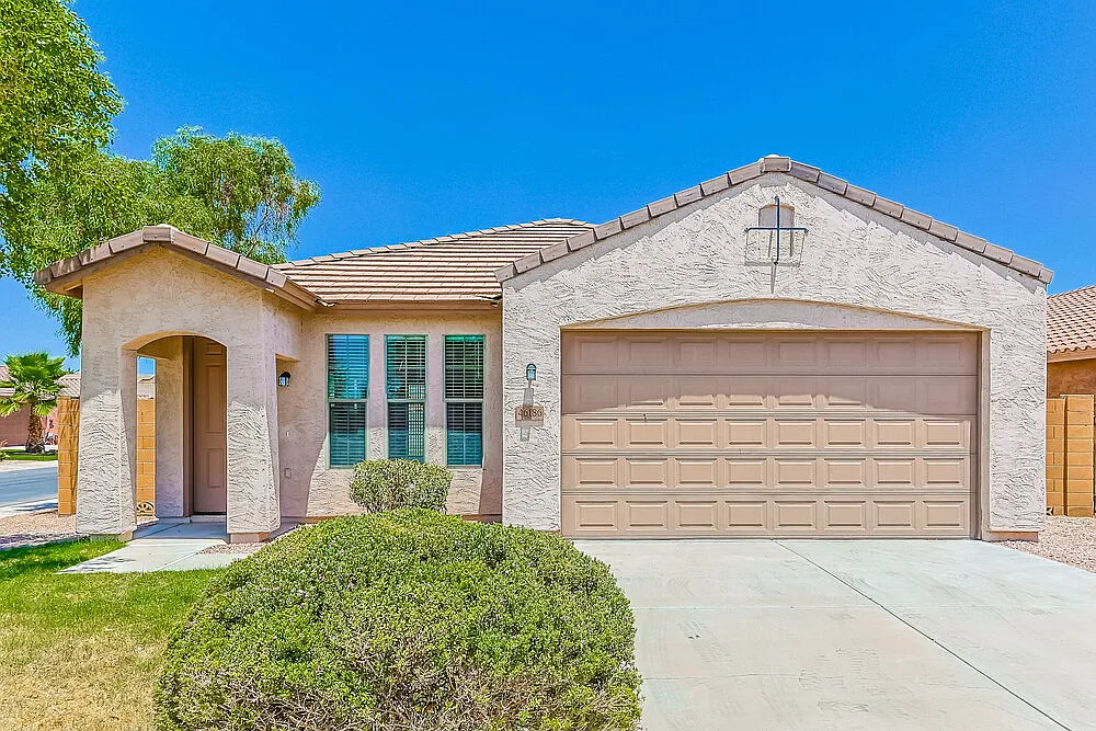 3 bed, 2.0 bath, 1910 sqft, $1,770 — Photo 1