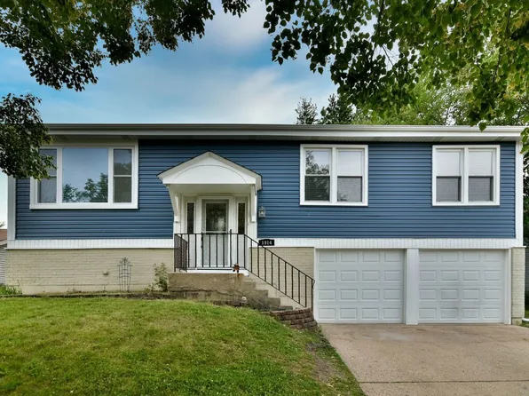 1914 Woodside Ln, Glendale Heights, IL 60139