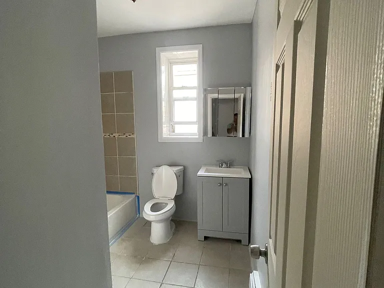 138-140 Clinton Ave #2R — Photo 10