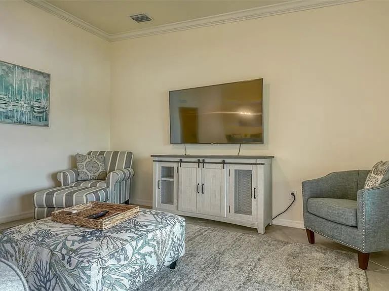 5624 Palmer Cir #203 — Photo 12