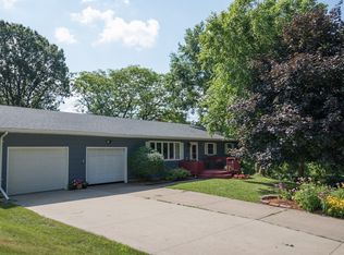 129 Greenhill Dr, Viroqua, WI 54665