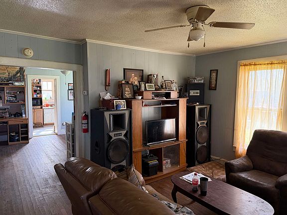 4th image of 690 Patterson Rd