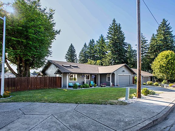 2nd image of 10006 NE 105th Ave