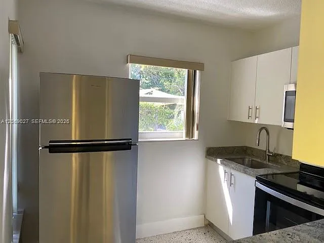 828 SW 20th Ave #2 — Photo 5