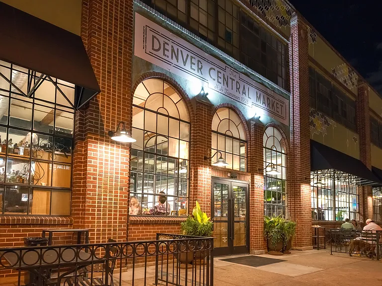 Modera Art Park is conveniently located near Denver Central Market