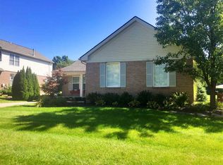 9741 Tioga Trl, Pinckney, MI