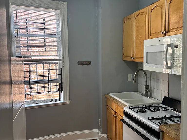 1526 W Mount Royal Ave #3R — Photo 10