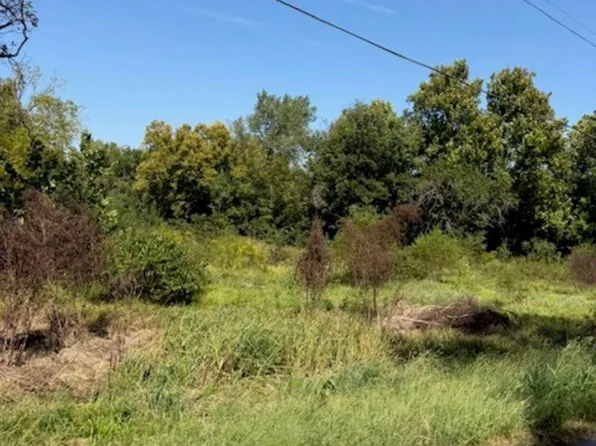 40 Northwest, Clinton, MO 64735